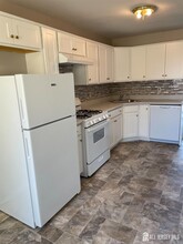 5 Lake Ave in East Brunswick, NJ - Building Photo - Building Photo