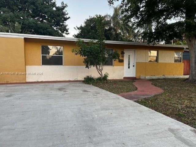 2201 N 56th Ter in Hollywood, FL - Foto de edificio - Building Photo