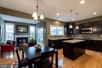 1717 Taymount Ter NE in Leesburg, VA - Building Photo - Building Photo