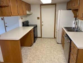 7315 Tiffany Dr in Orland Park, IL - Building Photo - Building Photo