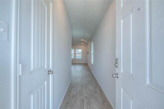 204 Rockbridge Dr in Huntsville, TX - Building Photo - Building Photo