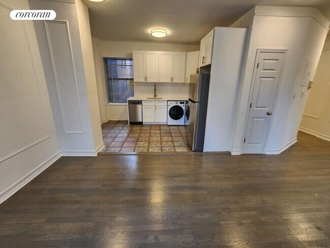 2647 Broadway in New York, NY - Building Photo - Building Photo
