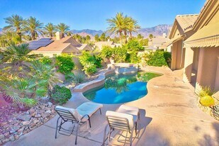 41 Vista Mirage Way in Rancho Mirage, CA - Building Photo