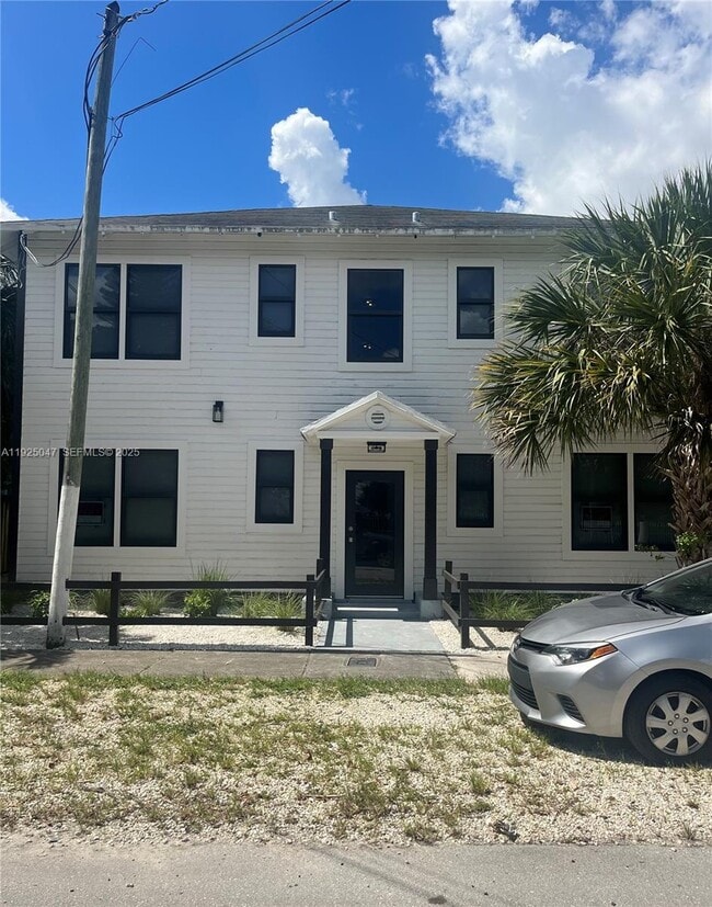 842 Himmarshee St in Fort Lauderdale, FL - Building Photo - Building Photo