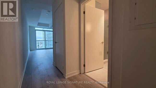 120 Broadway Ave in Toronto, ON - Building Photo - Building Photo