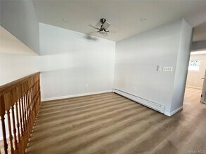 34-22 Brookside St in New York, NY - Building Photo - Building Photo