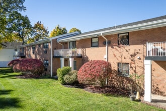 The Linden Apartments in Englewood, NJ - Foto de edificio - Building Photo
