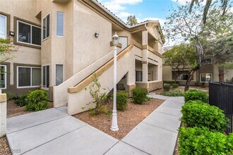 3925 Lazy Pine St in Las Vegas, NV - Building Photo - Building Photo