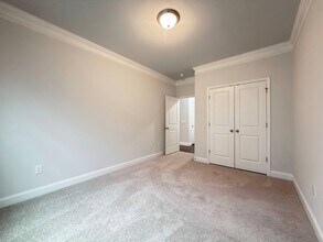 7336 Birchshire Dr in Raleigh, NC - Foto de edificio - Building Photo