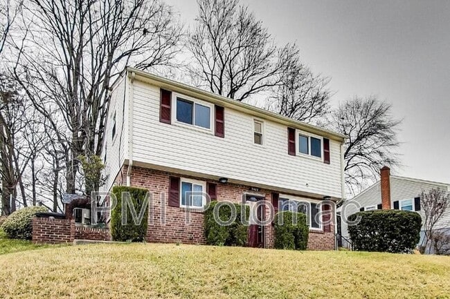 7422 Parkwood St in Hyattsville, MD - Building Photo - Building Photo