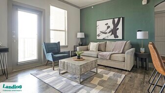 12500 Shadowglen Trce in Manor, TX - Building Photo