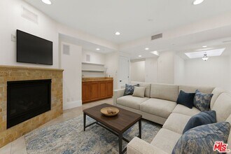 16123 Sunset Blvd in Los Angeles, CA - Building Photo - Building Photo