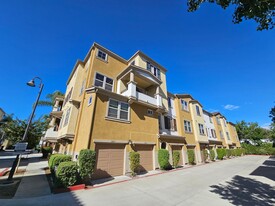 5057 Plaza Promenade in San Diego, CA - Foto de edificio - Building Photo