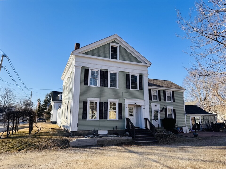 45 Peirce St in Middleboro, MA - Building Photo