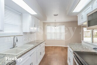 10819 Sagewind Dr in Houston, TX - Foto de edificio - Building Photo