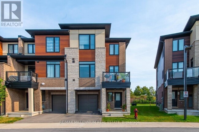 property at 590-590 N Service Rd