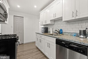 3352 Huntley Sq Dr in Temple Hills, MD - Building Photo