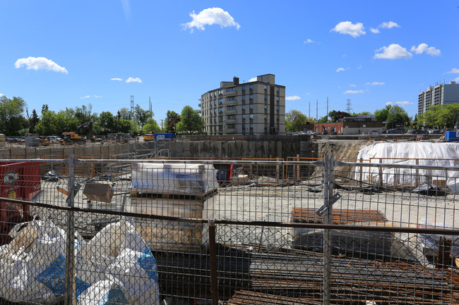 Progress Manors in Toronto, ON - Building Photo - Building Photo