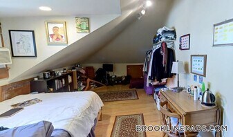 131 Brook St in Brookline, MA - Building Photo