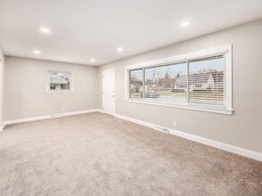 2475 Swansea Rd in Columbus, OH - Building Photo - Building Photo