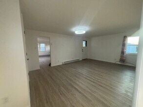 240 Union St, Unit Suite Garage Apartment in Millersburg, PA - Building Photo - Building Photo