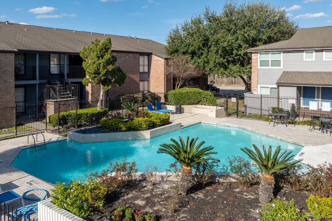 Huntington at Stonefield in Houston, TX - Building Photo