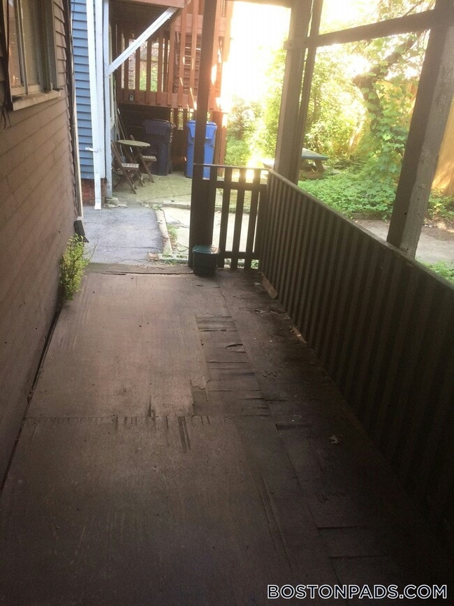 193 Mt Auburn St in Cambridge, MA - Foto de edificio - Building Photo