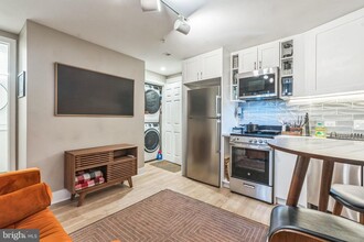 459 Massachusetts Ave NW in Washington, DC - Building Photo - Building Photo