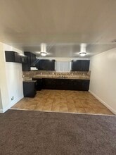 156 W 71st St in Los Angeles, CA - Foto de edificio - Building Photo