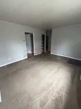 816 E 35th Ct in Gary, IN - Building Photo - Building Photo