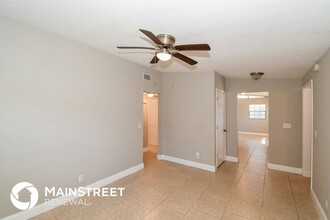 7613 Crest Dr N in Jacksonville, FL - Building Photo - Building Photo