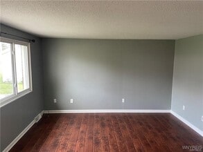 5355 Lake Ave in Orchard Park, NY - Building Photo - Building Photo