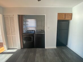 2501 Sherry Rd in Louisville, KY - Building Photo - Building Photo