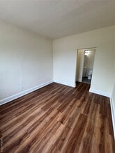 2a Somerset Ave in East Islip, NY - Foto de edificio - Building Photo