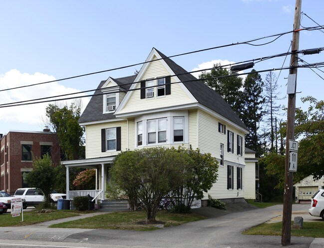 322 Union Ave in Laconia, NH - Foto de edificio - Building Photo