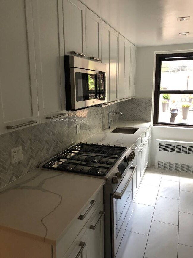 315 East 86th St-Unit -1VE in New York, NY - Building Photo - Building Photo