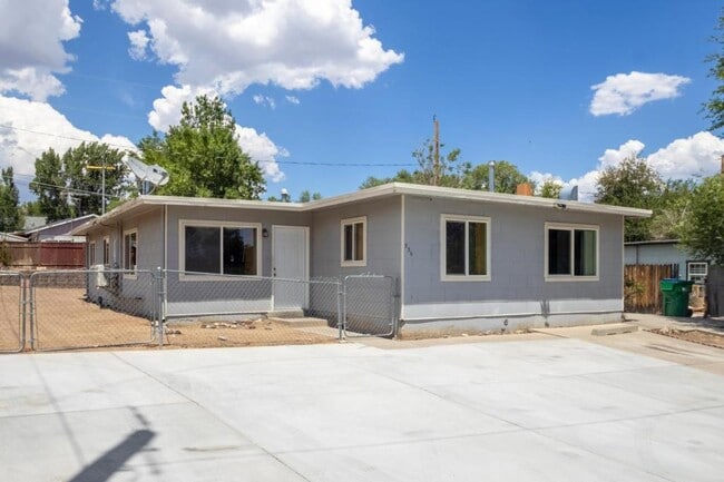 335 Raffetto Dr in Reno, NV - Building Photo - Building Photo