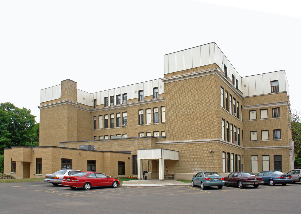 Lincoln Court Apartments in Binghamton, NY - Building Photo