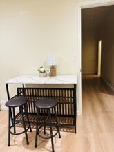 15 Maple St, Unit Room 1 in Salinas, CA - Foto de edificio - Building Photo