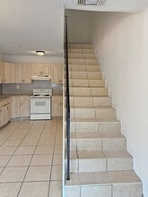 1560 NW 15th Street Rd in Miami, FL - Foto de edificio - Building Photo