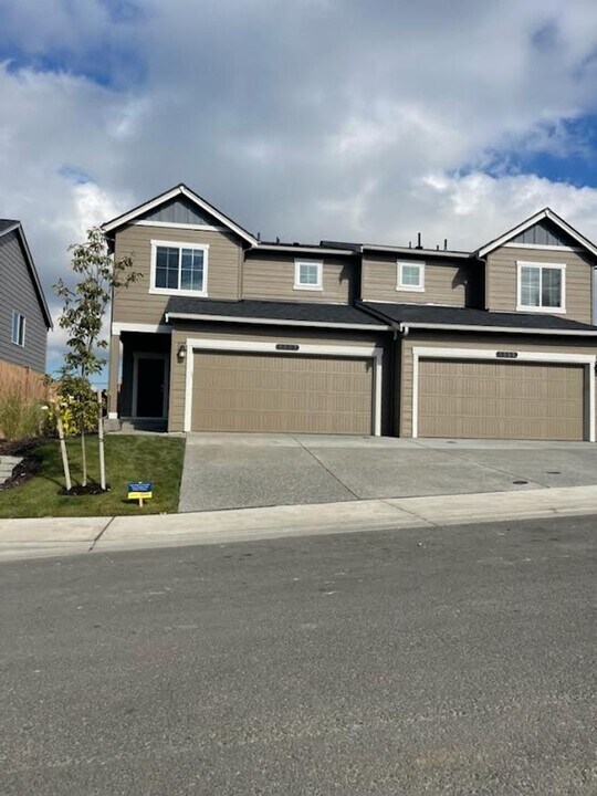 6517 Hornet Cir NE in Bremerton, WA - Building Photo