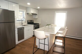 301 Concord Rd in Wayland, MA - Building Photo - Building Photo