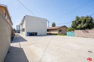 241 W 84th St in Los Angeles, CA - Building Photo - Building Photo