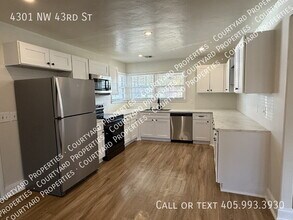 4301 NW 43rd St in Oklahoma City, OK - Foto de edificio - Building Photo