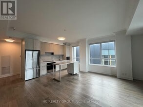 18 Water Walk Dr in Markham, ON - Building Photo - Building Photo