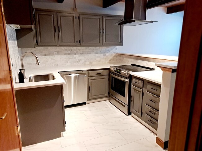 property at 102 Wharf St