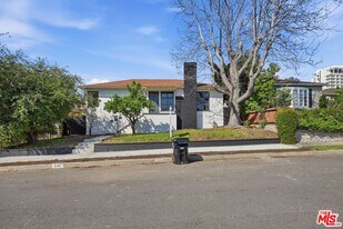 9741 Alcott St in Los Angeles, CA - Building Photo