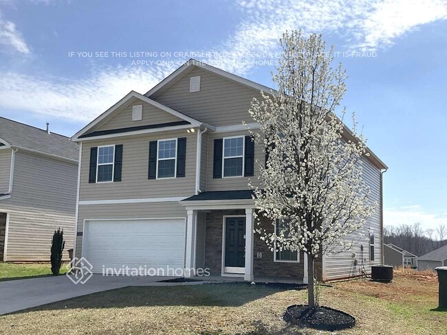 5114 Nokota Pl in McLeansville, NC - Foto de edificio - Building Photo