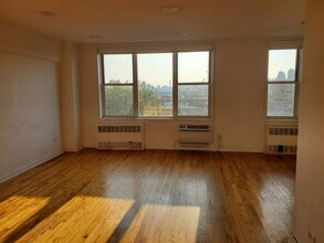 50-15-50-39 39th St in Queens, NY - Building Photo - Building Photo