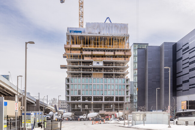 900 Saint-Antoine O in Montréal, QC - Building Photo - Building Photo